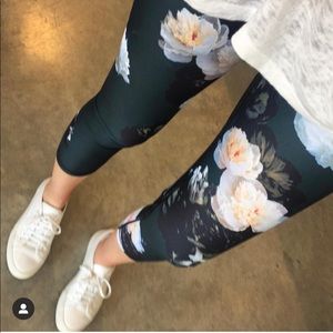 All Fenix Cropped Floral Leggings Size M